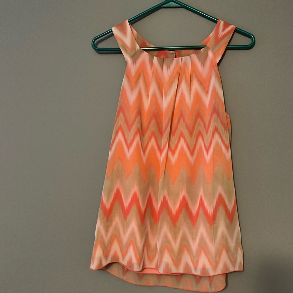 Gently used Worn only a few times medium women’s dress top.